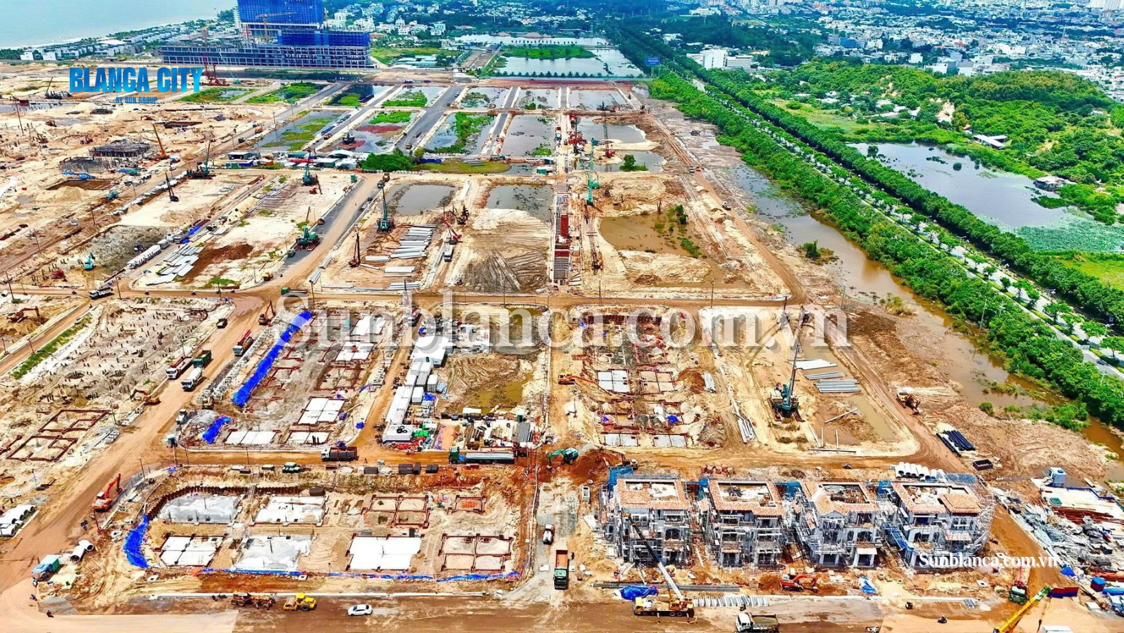 Tiến độ thi công các dãy biệt thự Casa Song Lập và Đơn Lập tại Blanca City.