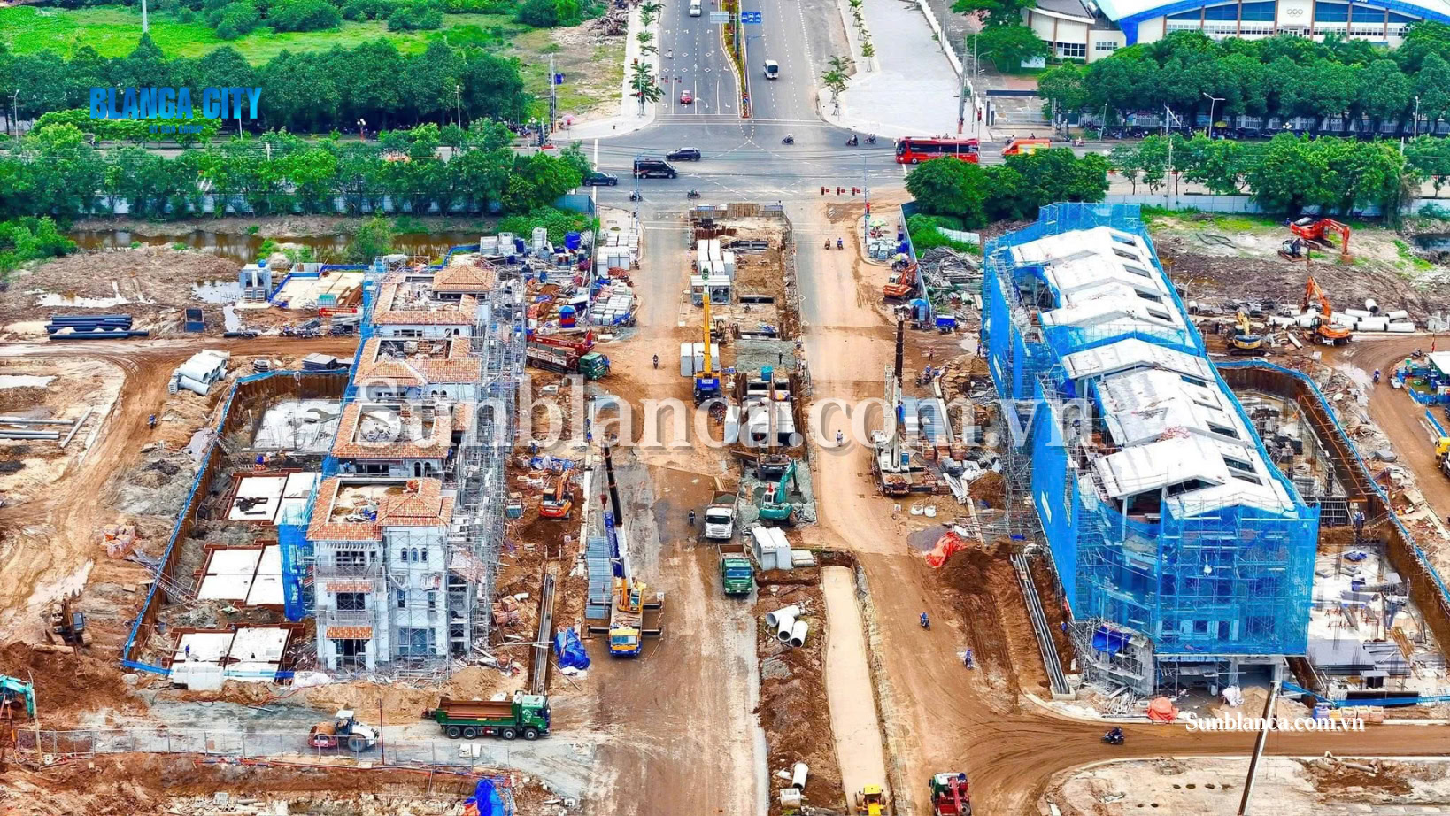 Tiến độ hoàn thiện mặt ngoài của nhà phố Casa Townhouse và biệt thự Casa Song Lập.